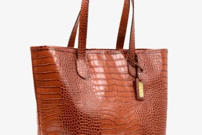 Toty crocodile-embossed.