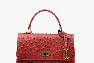 amilia. med ostrich red.