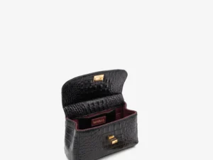 Vivienne.Black.3.